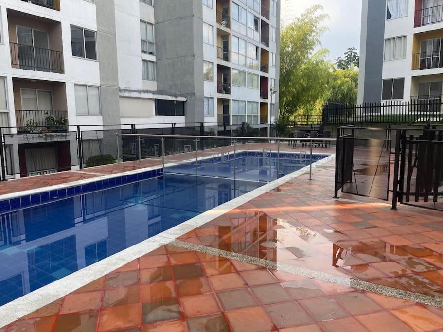 Apartment Amoblado En Con Parqueadero