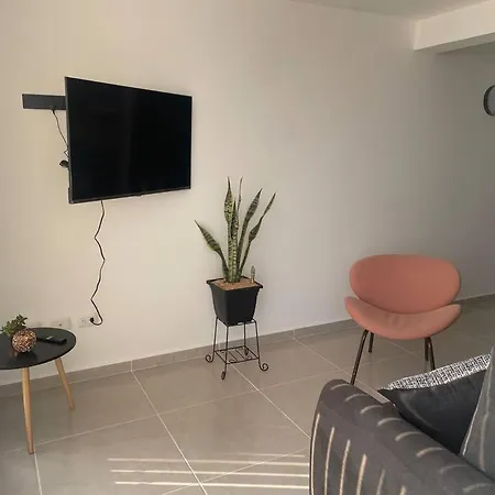 Apartamento Amoblado En Armenia Con Parqueadero Exterior photo